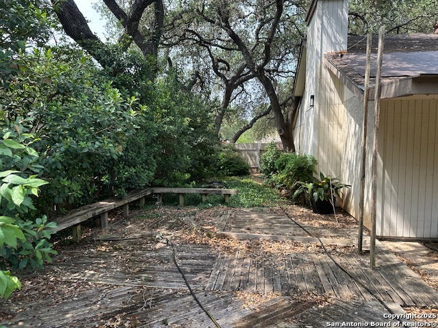 Image 24 of 29 For 15511 Elm Park