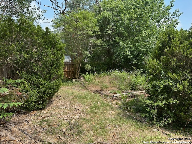 Image 25 of 29 For 15511 Elm Park