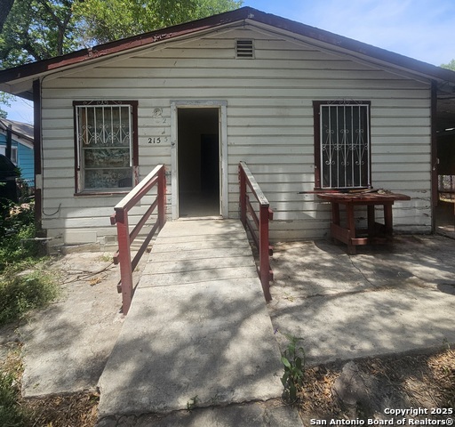Details for 215 Monclova, San Antonio, TX 78207