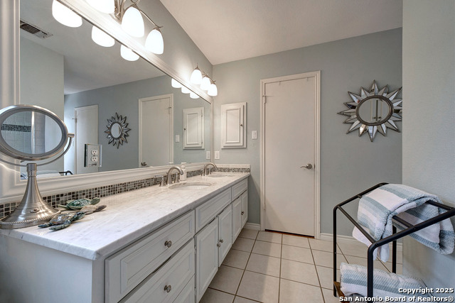 Listing photo id 11 for 2623 Crow Valley