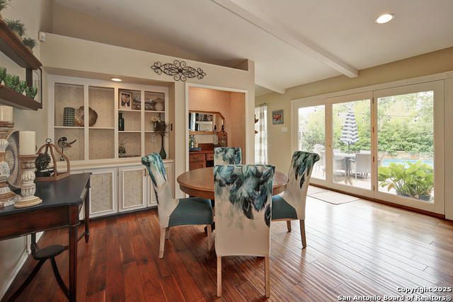 Listing photo id 2 for 2623 Crow Valley