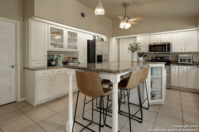 Listing photo id 3 for 2623 Crow Valley