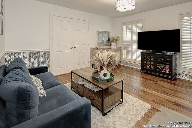 Listing photo id 5 for 2623 Crow Valley