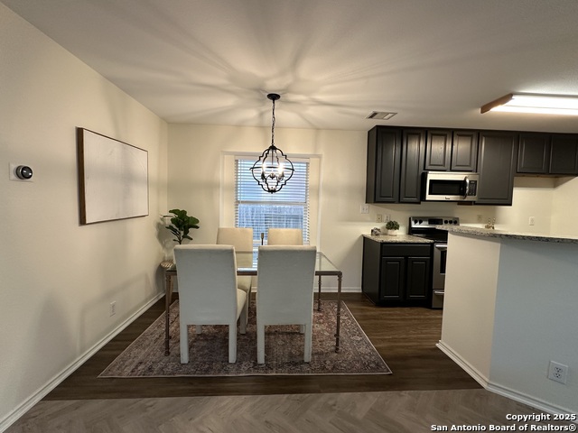 Image 14 of 36 For 4012 Desert Circle