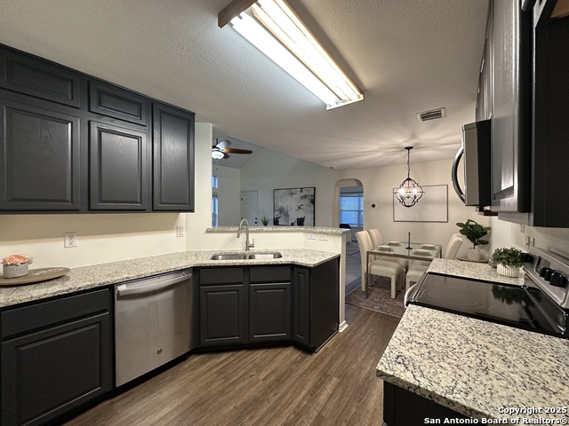 Image 18 of 36 For 4012 Desert Circle
