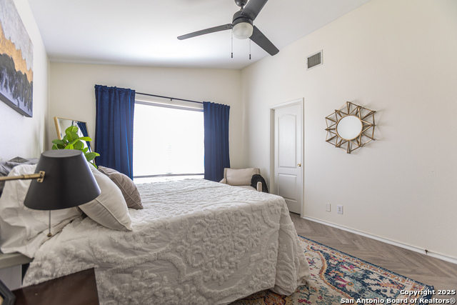 Image 21 of 36 For 4012 Desert Circle