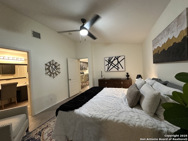 Image 25 of 36 For 4012 Desert Circle