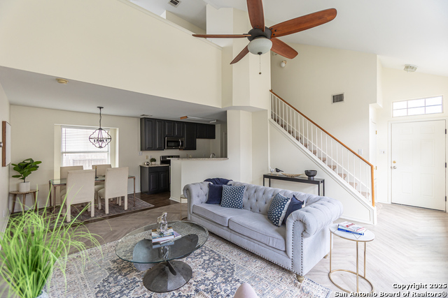 Image 3 of 36 For 4012 Desert Circle