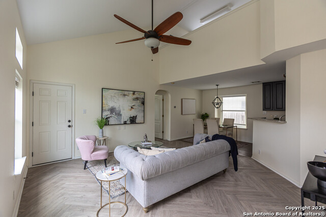 Image 4 of 36 For 4012 Desert Circle