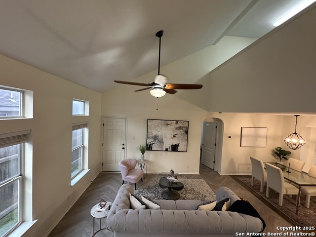 Image 6 of 36 For 4012 Desert Circle