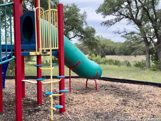 Listing photo id 14 for 343 Serenity Pass