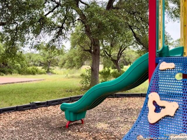 Listing photo id 15 for 343 Serenity Pass