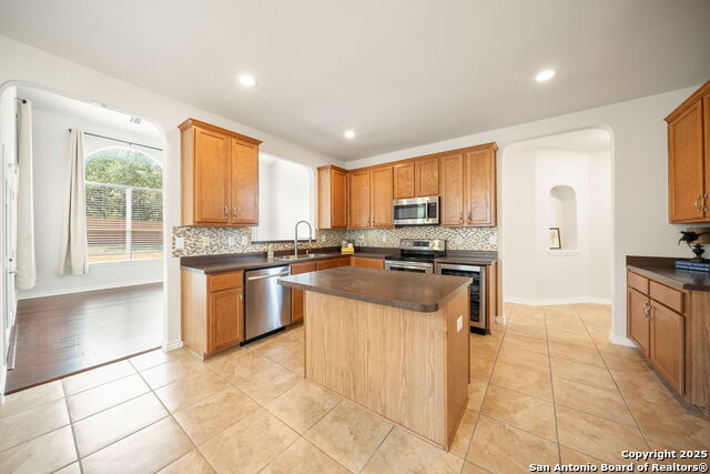 Image 10 of 28 For 17026 Darien Wing