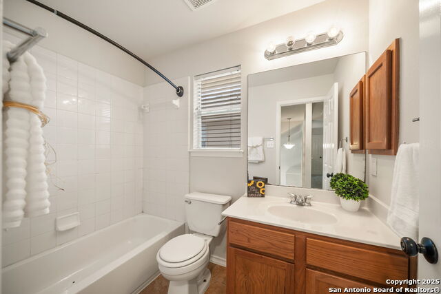 Image 17 of 28 For 17026 Darien Wing