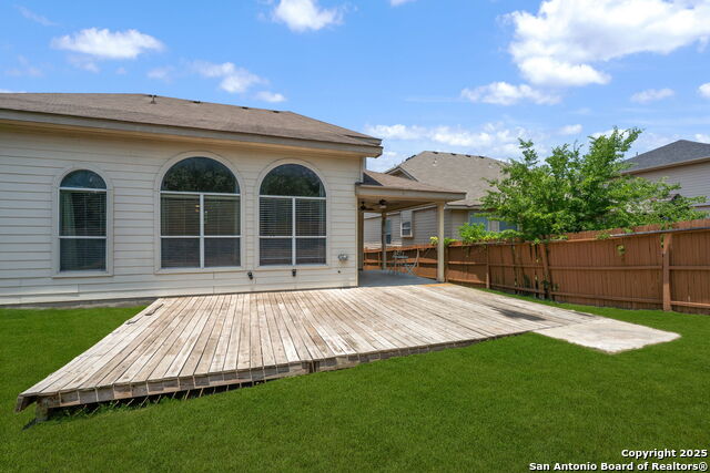 Image 25 of 28 For 17026 Darien Wing