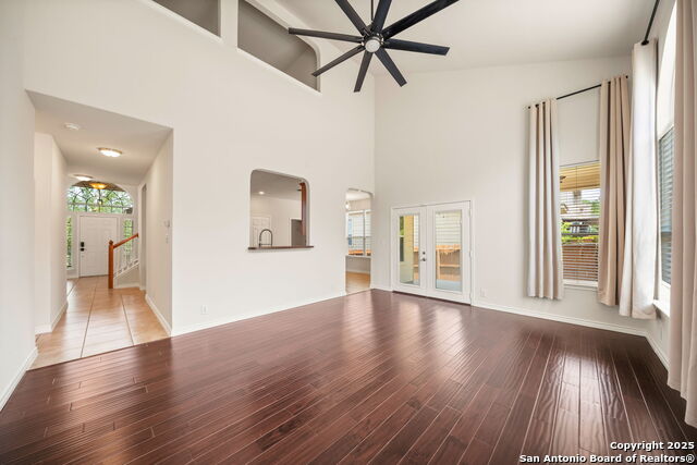 Image 6 of 28 For 17026 Darien Wing