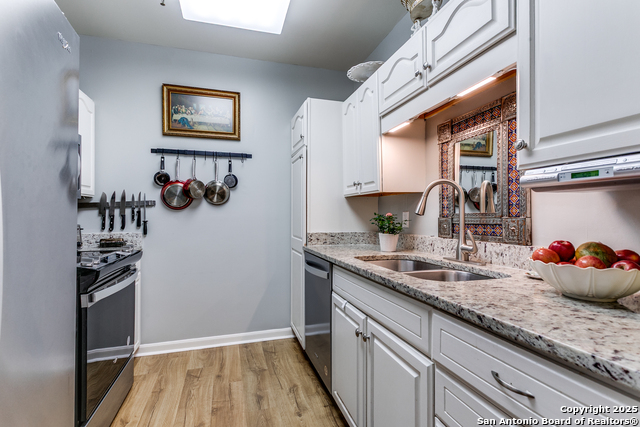 Image 2 of 30 For 1 Towers Park Ln  907