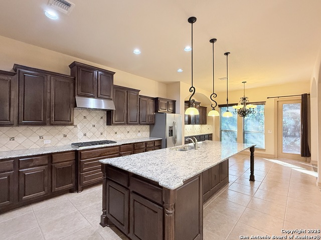 Listing photo id 9 for 4419 Tapia  