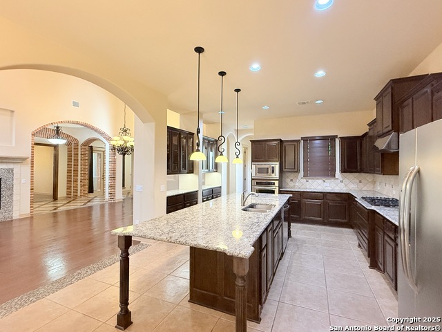 Listing photo id 11 for 4419 Tapia  