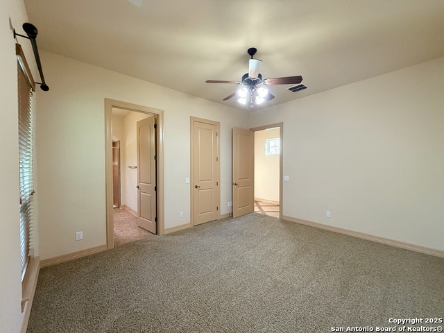 Listing photo id 21 for 4419 Tapia  