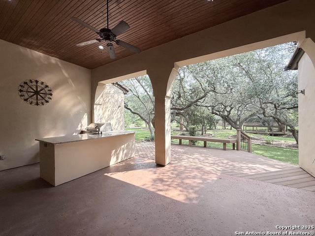 Listing photo id 25 for 4419 Tapia  