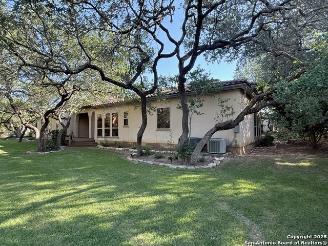 Listing photo id 27 for 4419 Tapia  