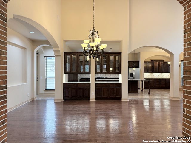 Listing photo id 3 for 4419 Tapia  