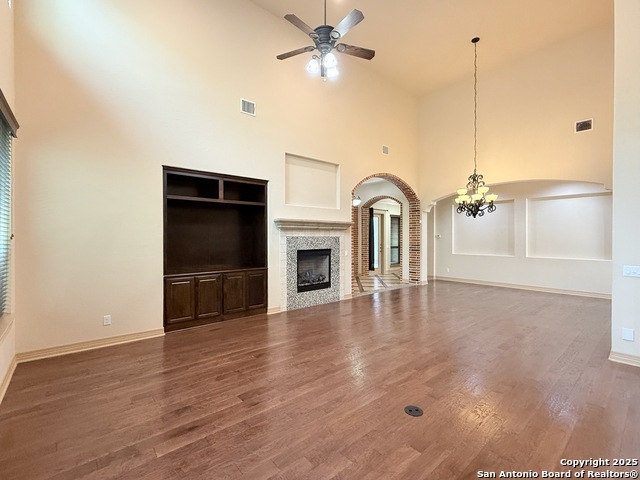 Listing photo id 4 for 4419 Tapia  