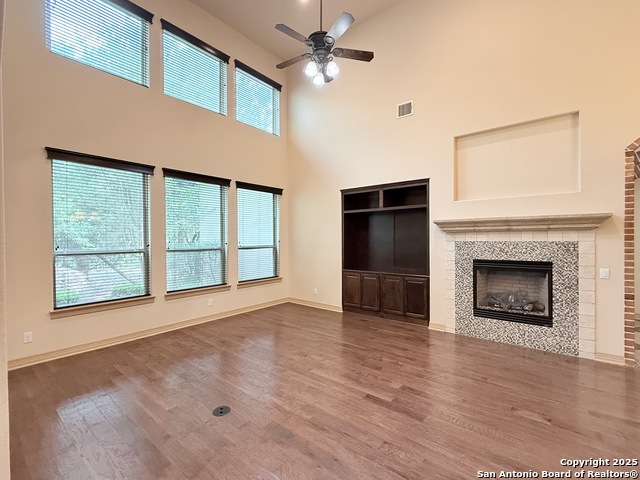 Listing photo id 5 for 4419 Tapia  
