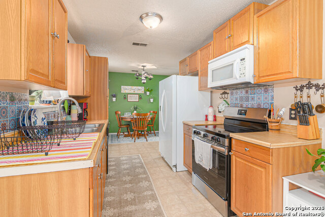 Image 8 of 23 For 926 Zwicke  