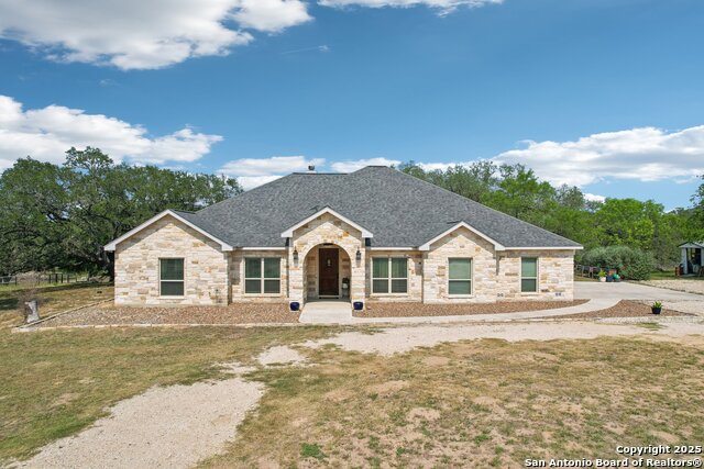 Details for 346 Broken Arrow, Floresville, TX 78114