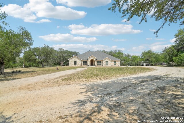 Listing photo id 12 for 346 Broken Arrow