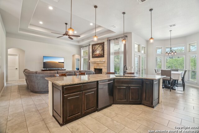 Listing photo id 15 for 346 Broken Arrow
