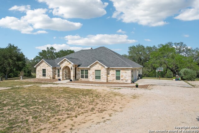 Listing photo id 0 for 346 Broken Arrow