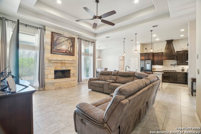 Listing photo id 19 for 346 Broken Arrow