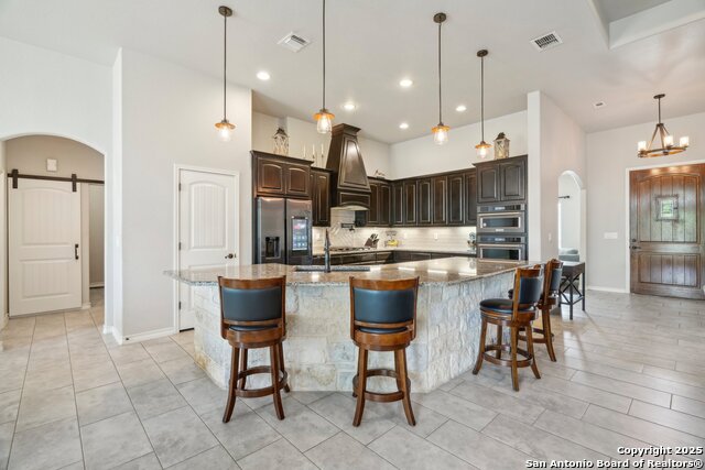 Listing photo id 23 for 346 Broken Arrow