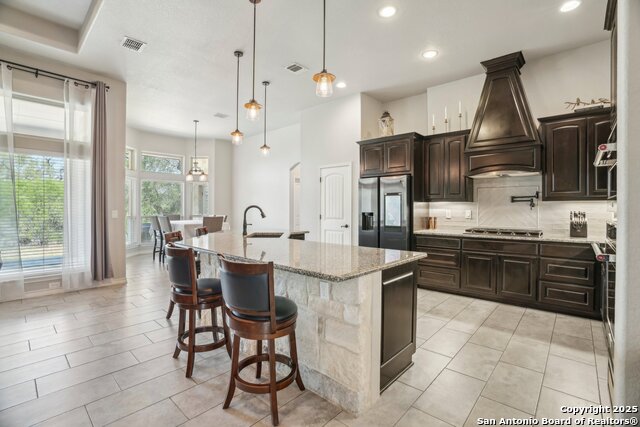 Listing photo id 24 for 346 Broken Arrow