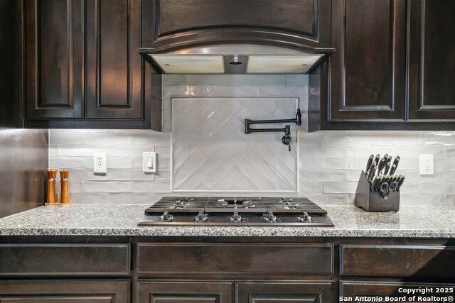 Listing photo id 26 for 346 Broken Arrow
