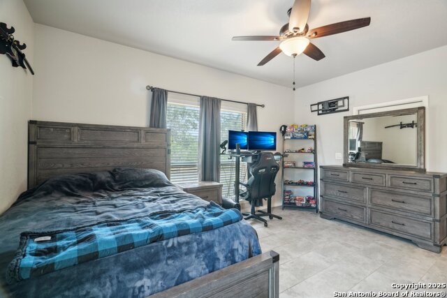 Listing photo id 42 for 346 Broken Arrow