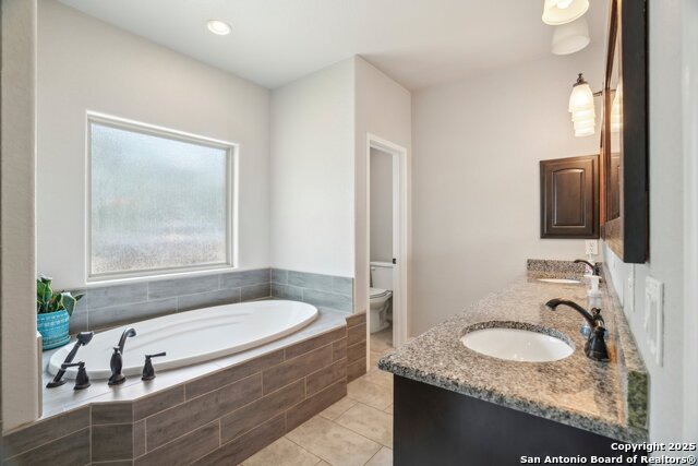 Listing photo id 52 for 346 Broken Arrow