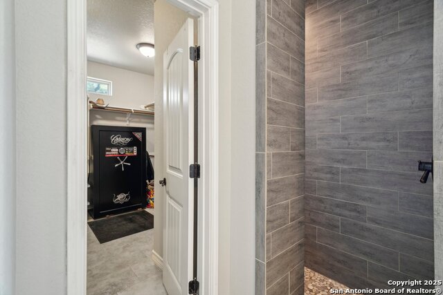 Listing photo id 54 for 346 Broken Arrow