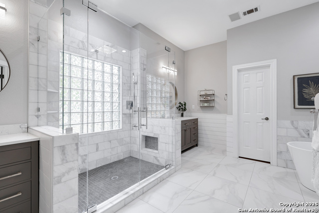 Listing photo id 19 for 7 Caleb Cir
