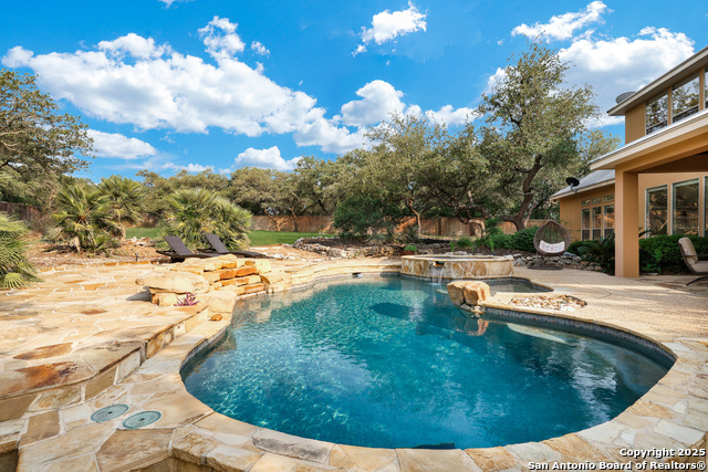 Listing photo id 1 for 7 Caleb Cir