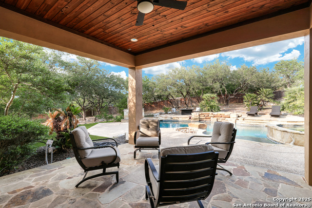 Listing photo id 38 for 7 Caleb Cir