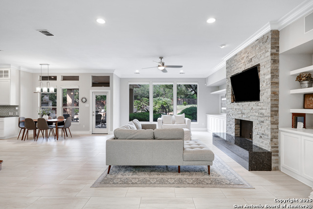 Listing photo id 3 for 7 Caleb Cir