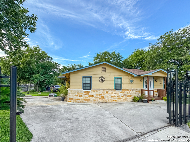 Image 16 of 16 For 602 Hortencia Ave