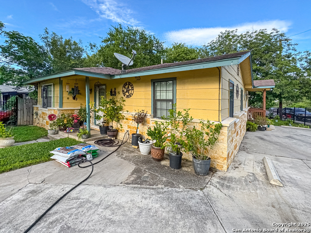 Image 2 of 16 For 602 Hortencia Ave