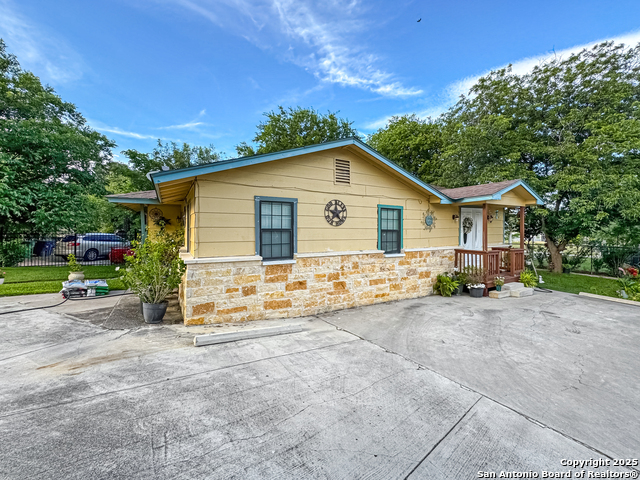 Image 3 of 16 For 602 Hortencia Ave