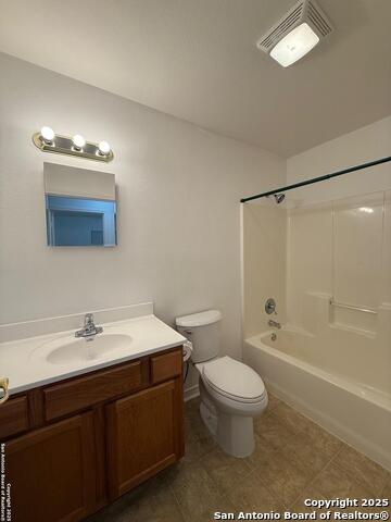 Listing photo id 10 for 902 Saint Mary