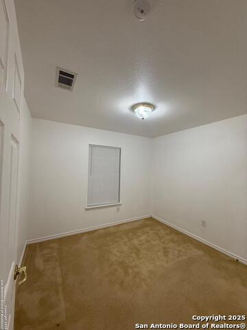 Listing photo id 12 for 902 Saint Mary